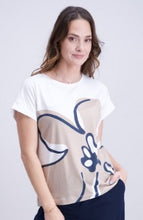Afbeelding in Gallery-weergave laden, Signe Nature - T-Shirt
